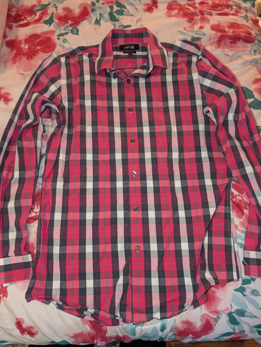 Apt. 9 Men's Pink, Black & White Plaid Button-Down Shirt